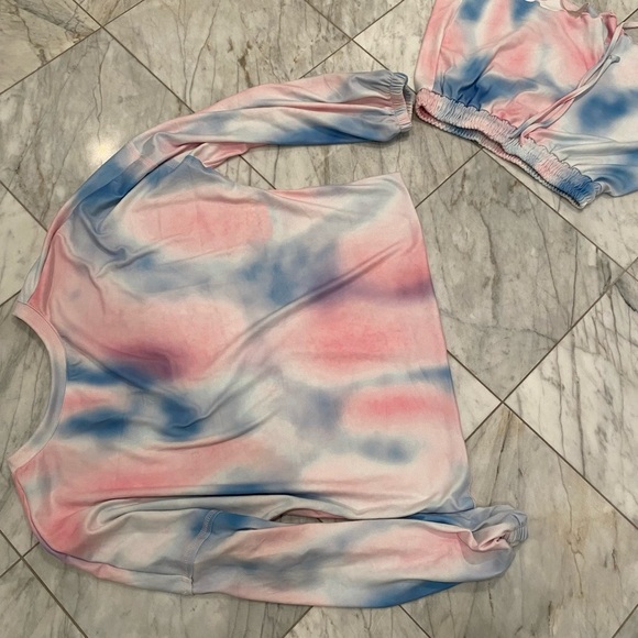 NWOT Trendy Lounge Set​​ - Picture 7 of 7